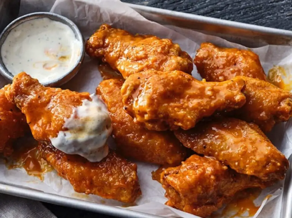 Hoots Wings Opens Bedford Location as Part of Massive 60-Unit Development Deal for Texas