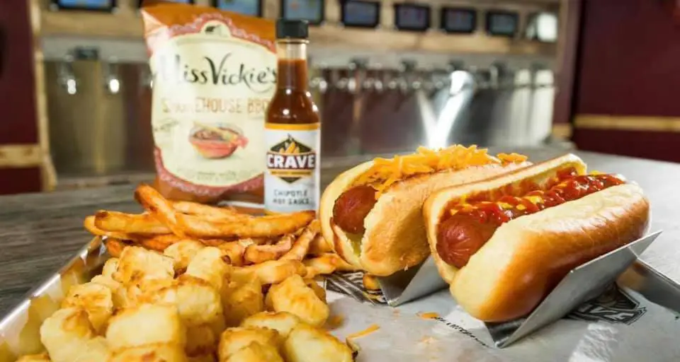 Franchise Chain Specializing in Hot Dogs and BBQ Is Moving Into Arlington