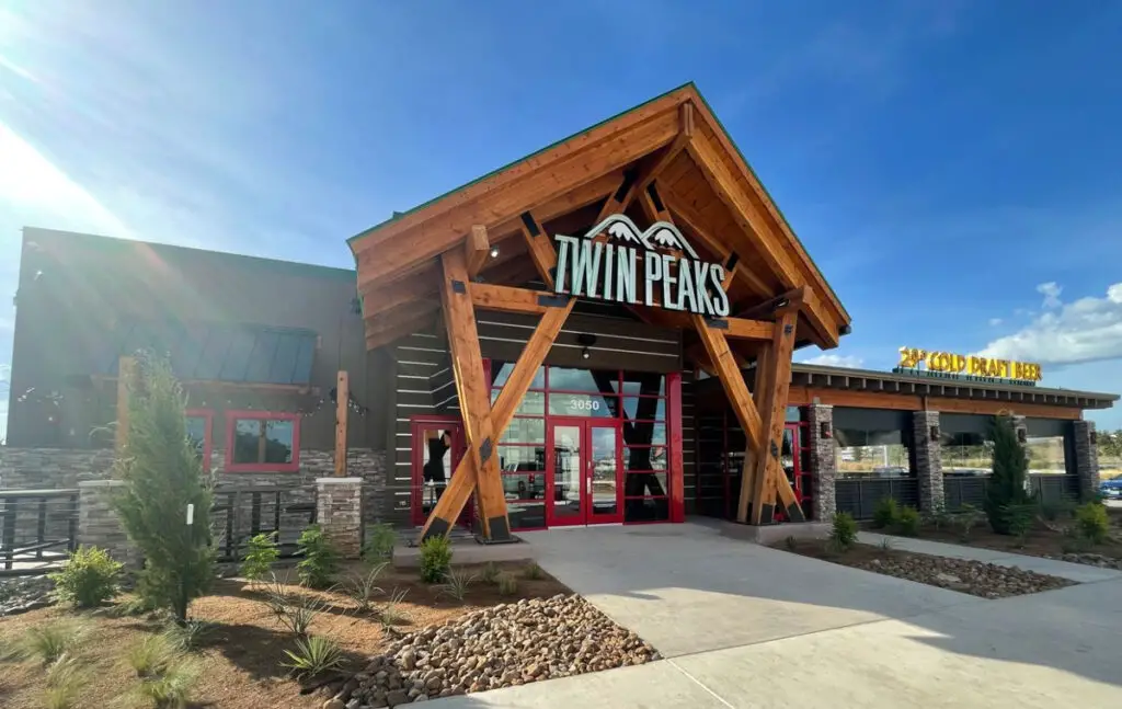 Twin Peaks Excited to Show Off New Plano Location
